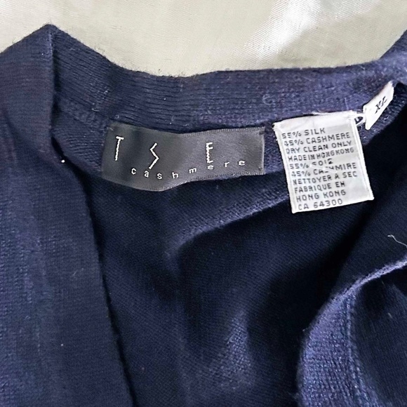 CARDIGAN, CASHMERE & SILK, SIZE XL, NAVY, V-NECK, NO COLLAR, HOLT RENFREW, - Picture 5 of 5
